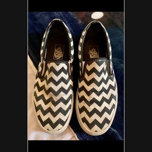 Vans Black and white zig zag slip ons Size 8
